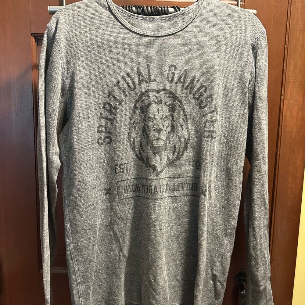 Spiritual Gangster Gray Long Sleeve Tee with Lion Graphic SZ M
